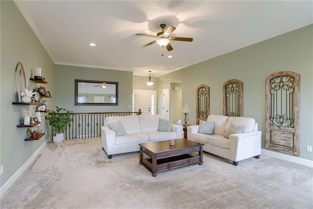 2119 NW Hedgewood Drive — photo 3