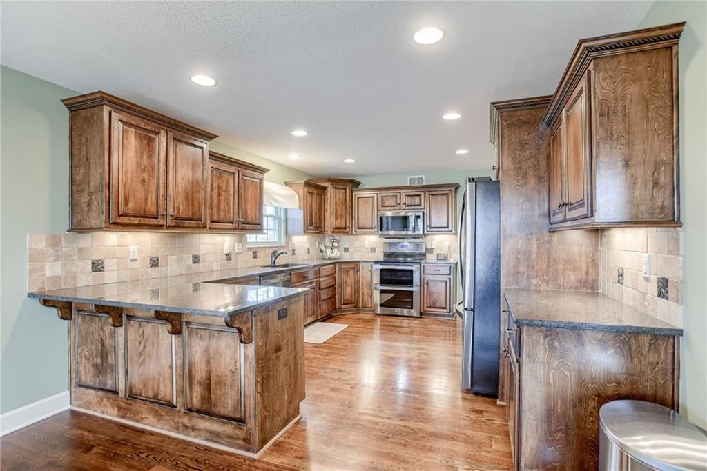 2119 NW Hedgewood Drive — photo 6