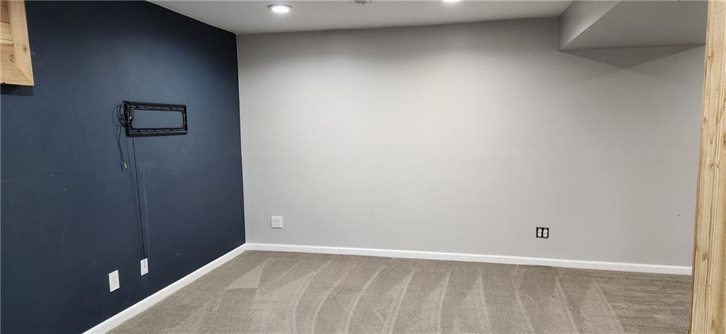 1004 S Broadway Street — photo 45