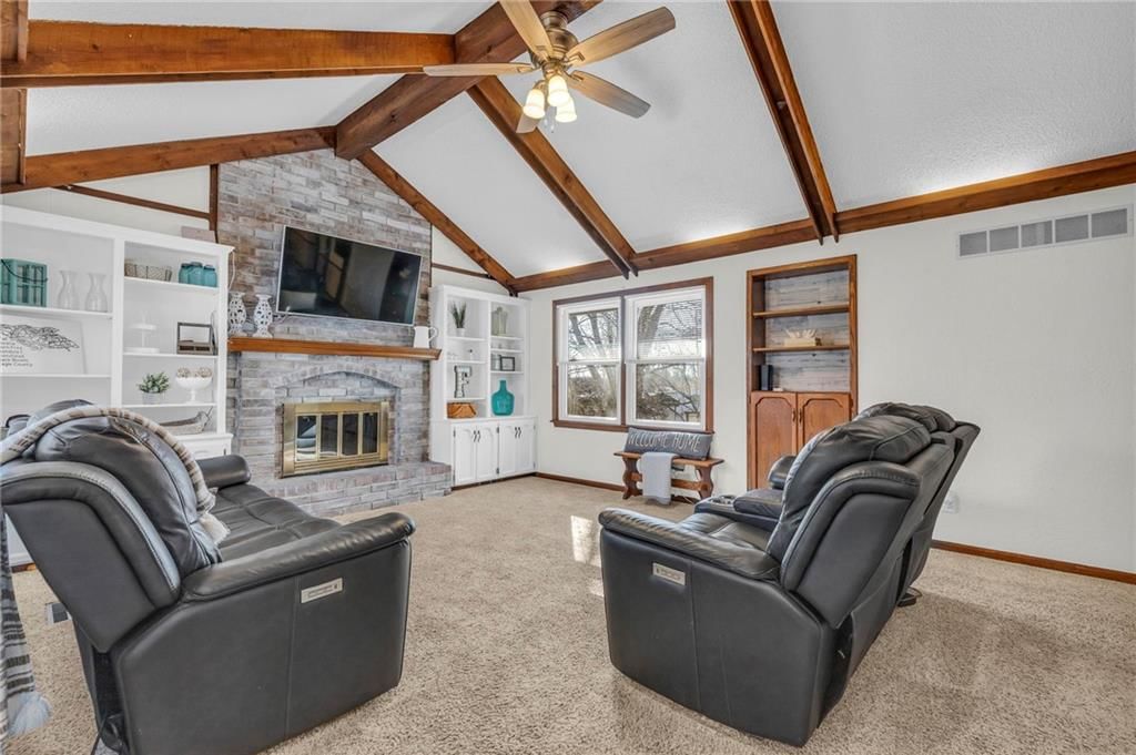 801 Oakridge Drive — photo 11