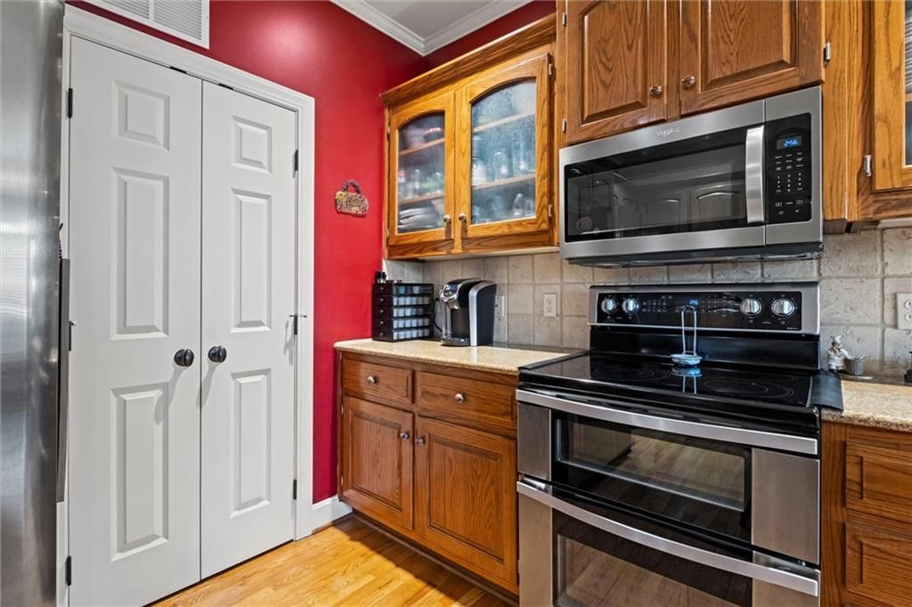 908 Branchwood Drive — photo 11