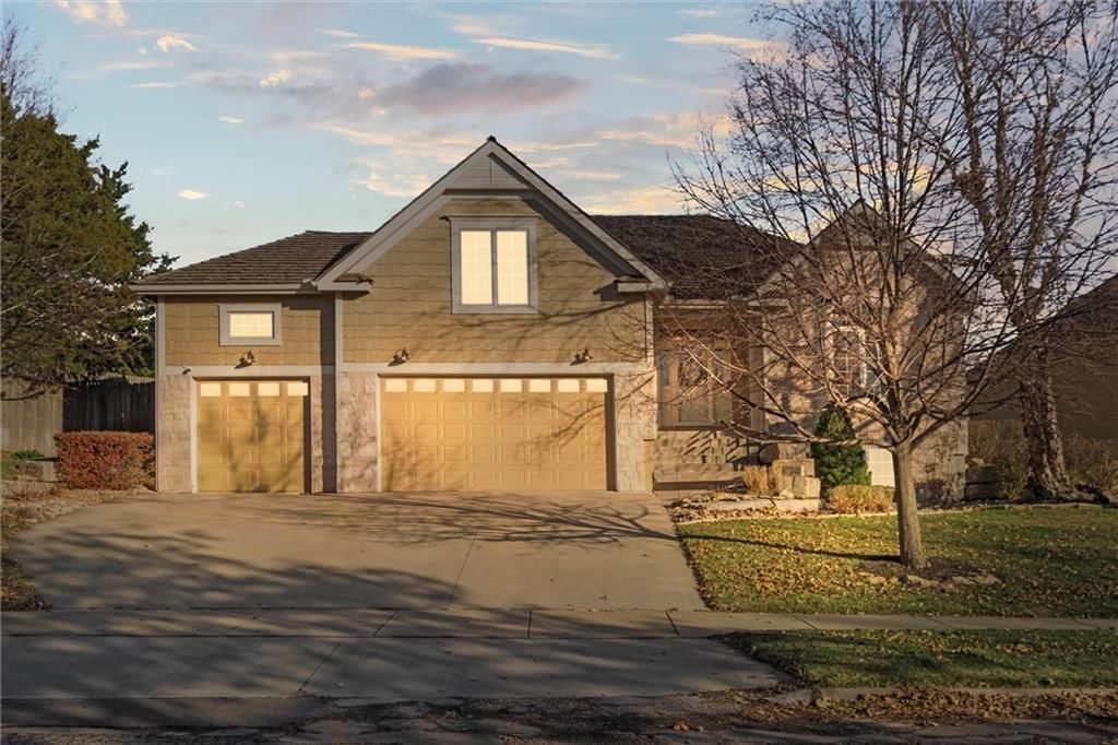 908 Branchwood Drive — photo 43
