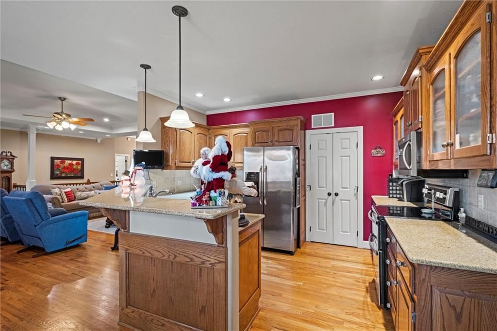 908 Branchwood Drive — photo 10