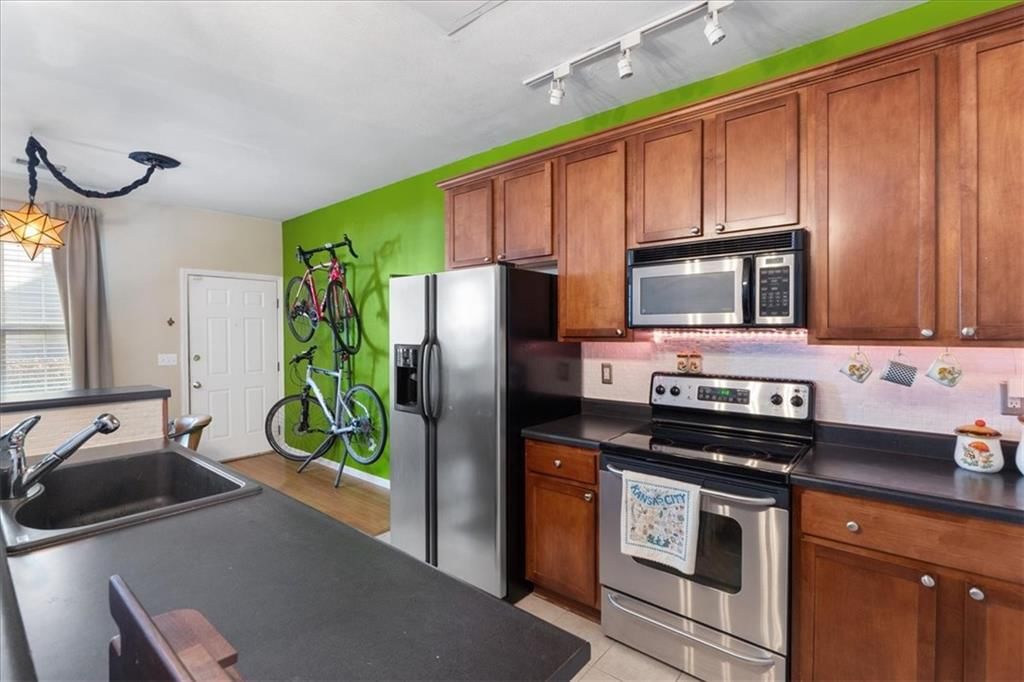 906 W 42nd Street — photo 13