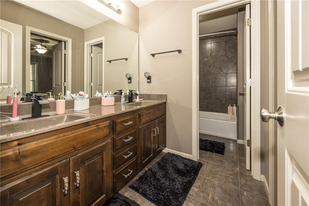 8818 N Essex Drive — photo 35