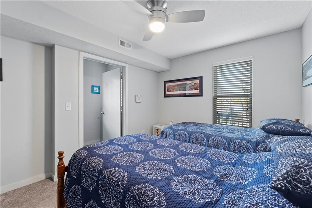 4577 Madison Avenue — photo 25