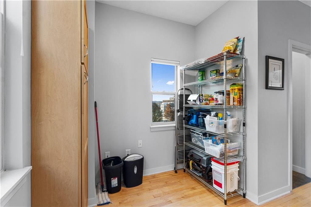 4577 Madison Avenue — photo 6