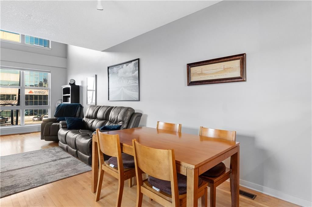 4577 Madison Avenue — photo 9