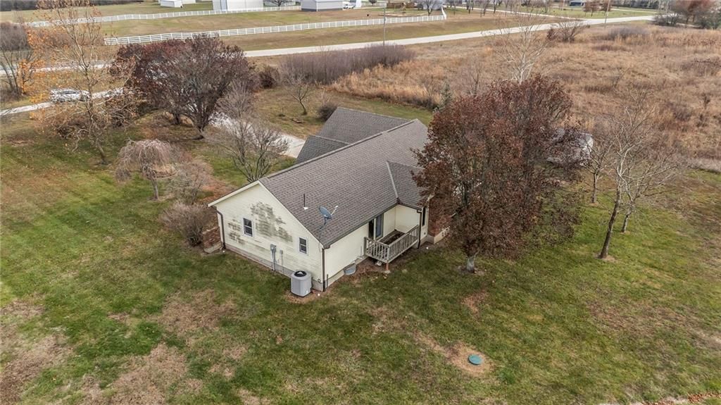 27290 Osawatomie Road — photo 43