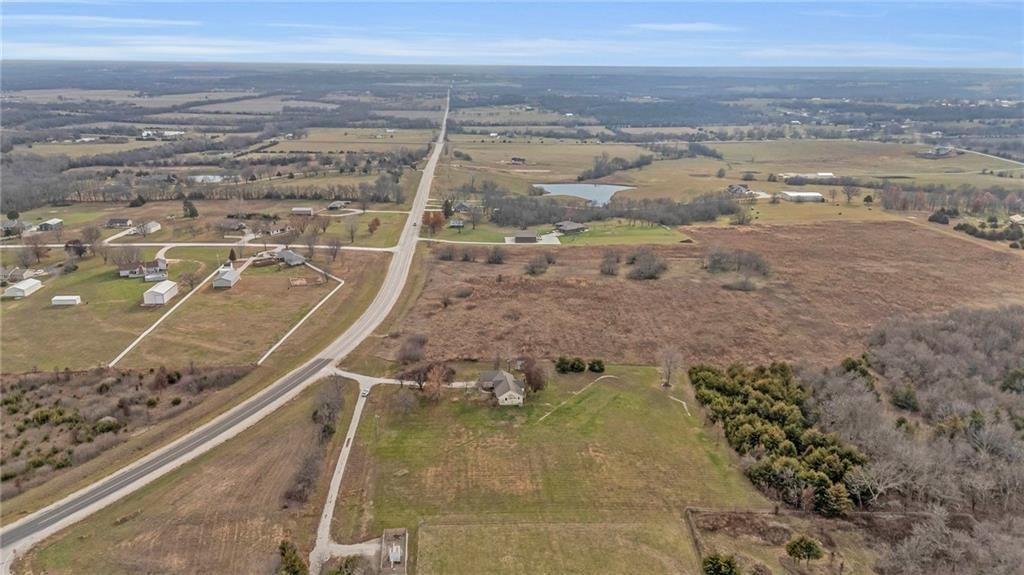 27290 Osawatomie Road — photo 57