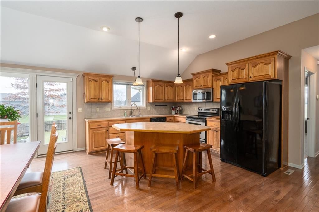 908 Edgewood Street — photo 15
