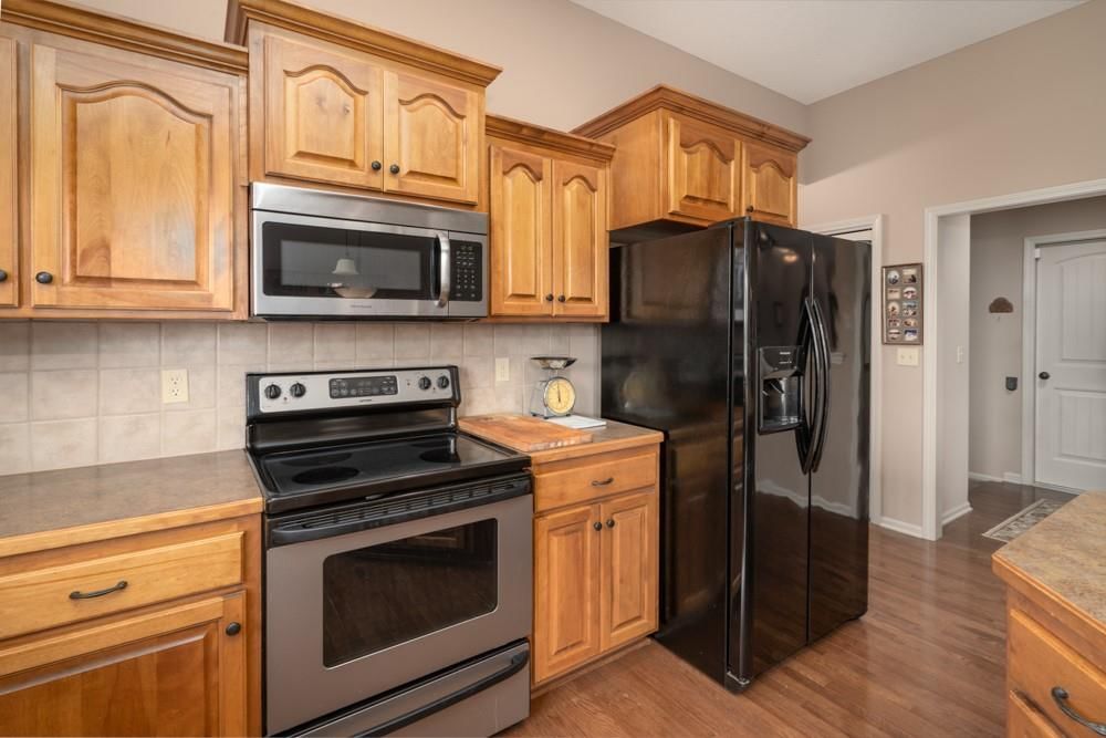 908 Edgewood Street — photo 46