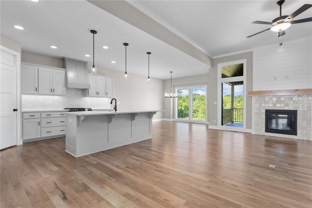 8319 NW 90th Street — photo 3