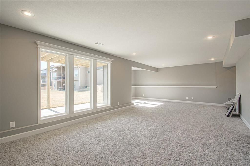 1047 Fir Lane — photo 32