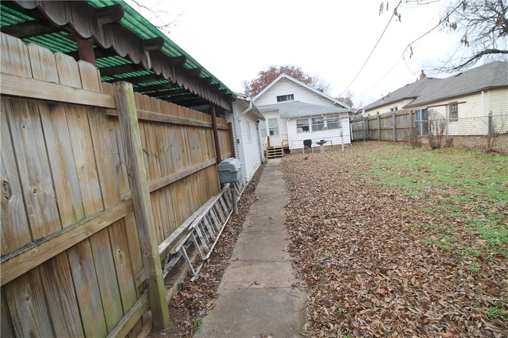 404 S 12th Street — photo 31
