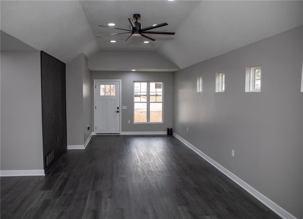 10809 E 58TH Street — photo 16