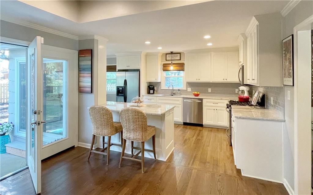 9512 Linden Street — photo 9