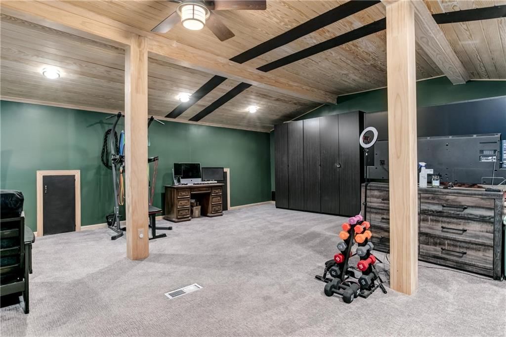 812 Lake Forest Drive — photo 4