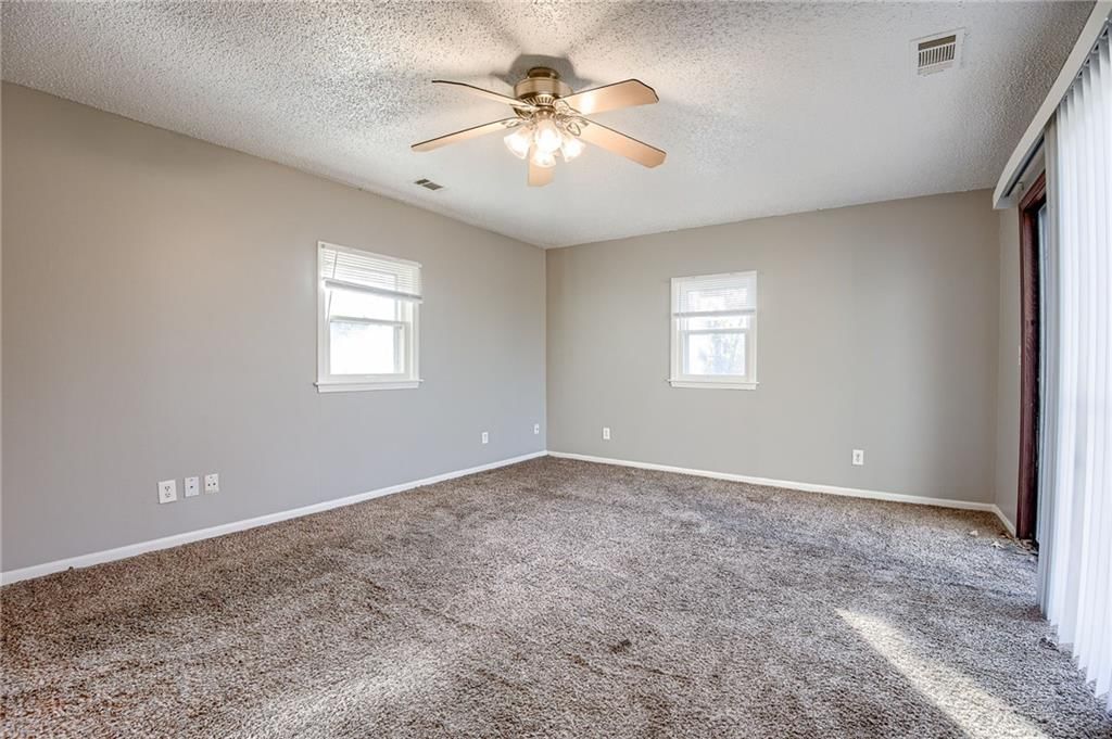 6721 Winchester Avenue — photo 14