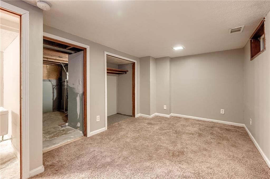 6721 Winchester Avenue — photo 21