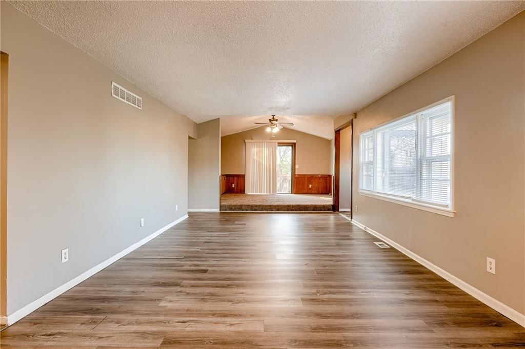 6721 Winchester Avenue — photo 5