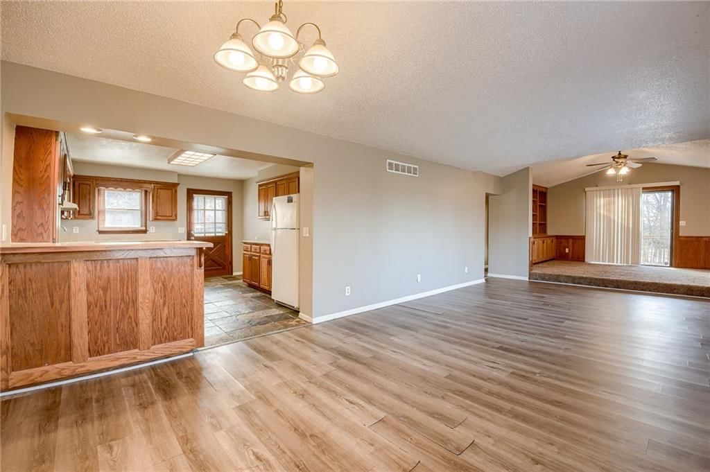 6721 Winchester Avenue — photo 7