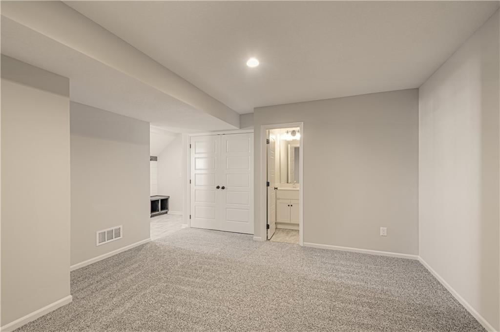 11806 N Bellaire Avenue — photo 25