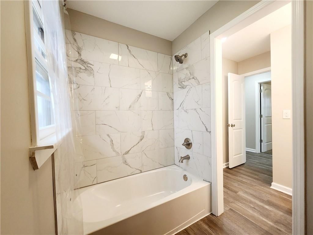 823 N Holden Street — photo 9