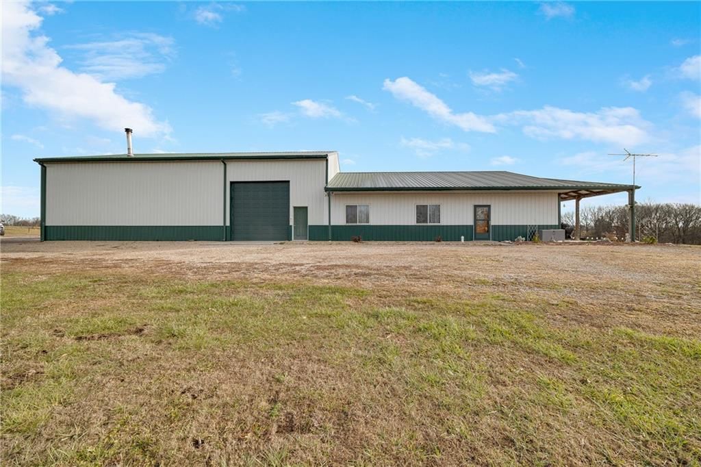 1370 SW 200 Road, Holden, MO