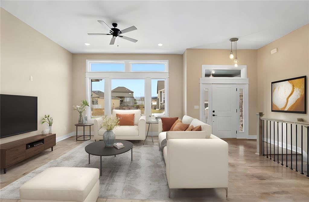 808 W Rader Street — photo 11
