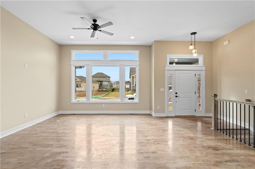 808 W Rader Street — photo 12