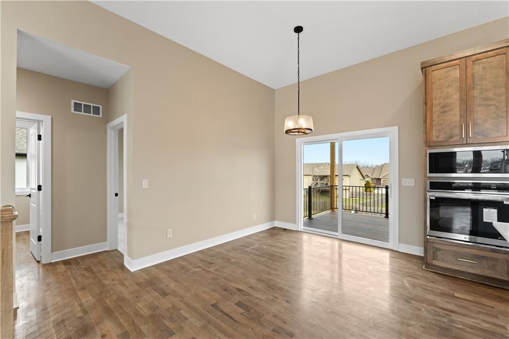 808 W Rader Street — photo 14