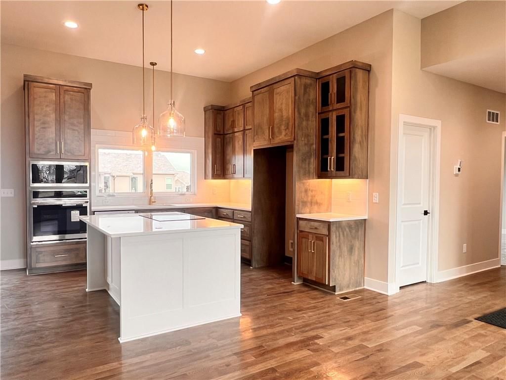 808 W Rader Street — photo 17