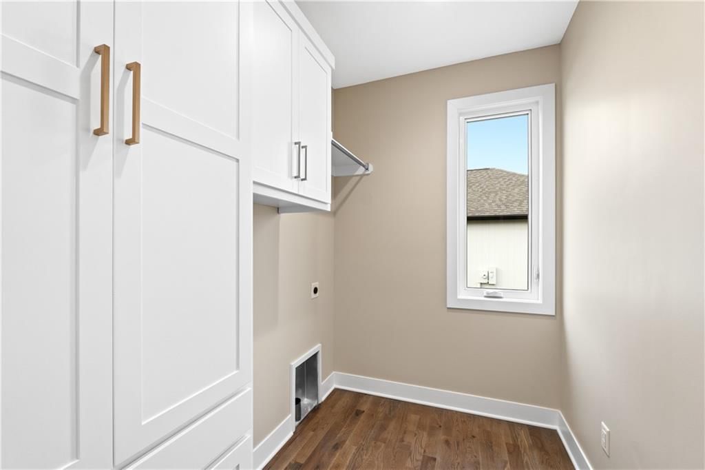 808 W Rader Street — photo 38