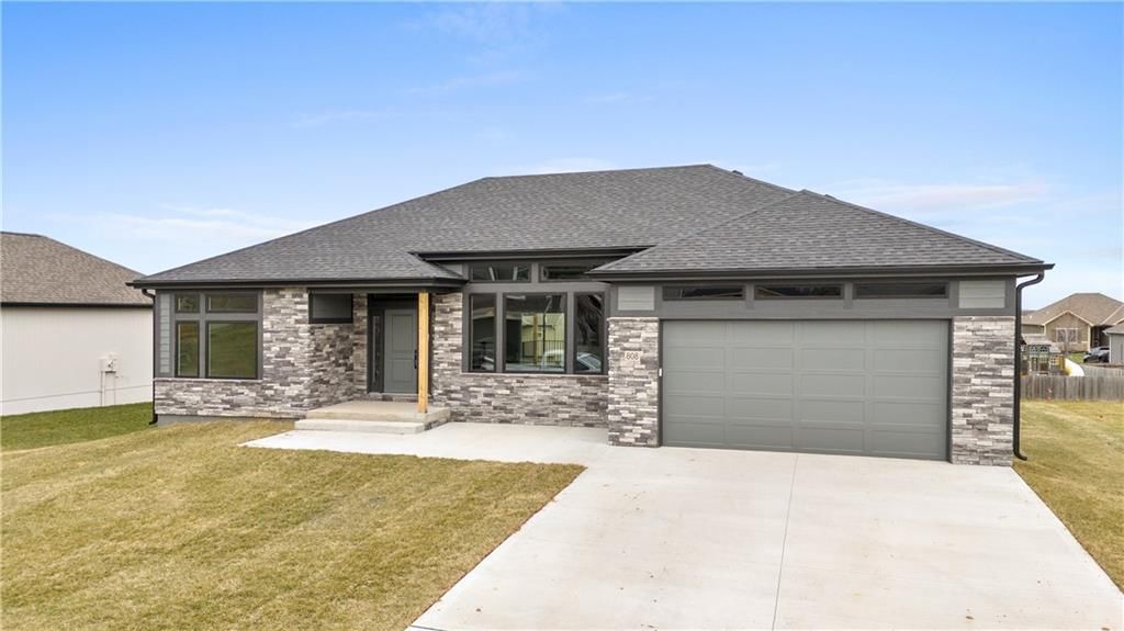 808 W Rader Street — photo 50