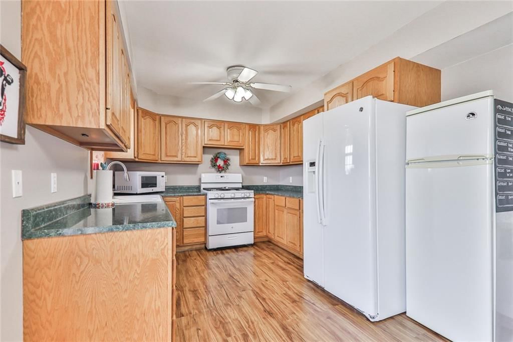 325 S Delaware Street — photo 7