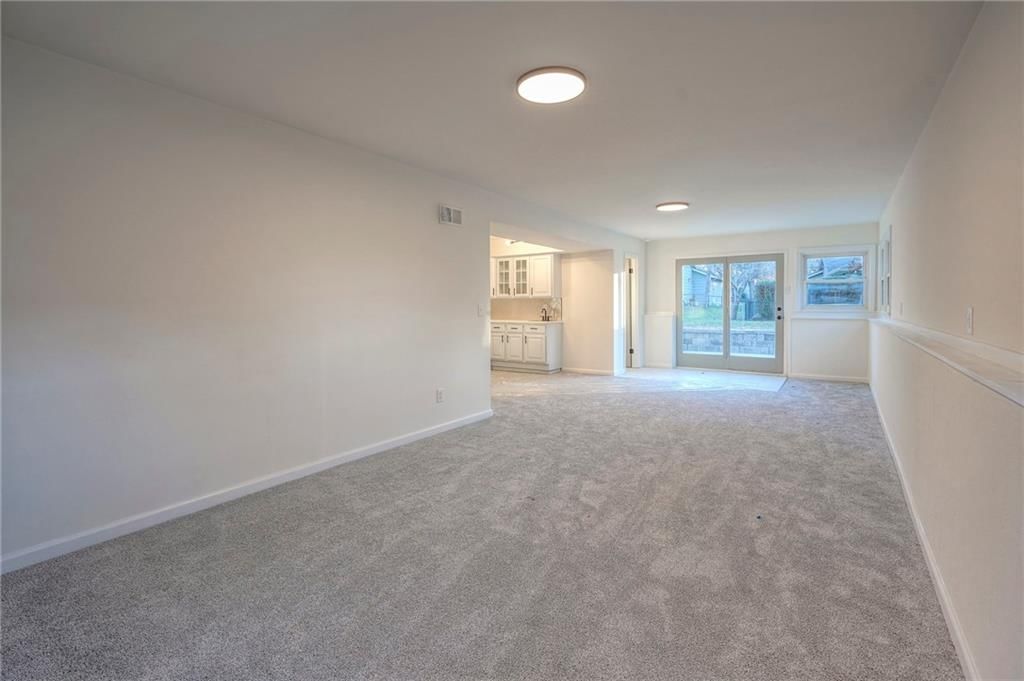 201 W Country Lane — photo 14