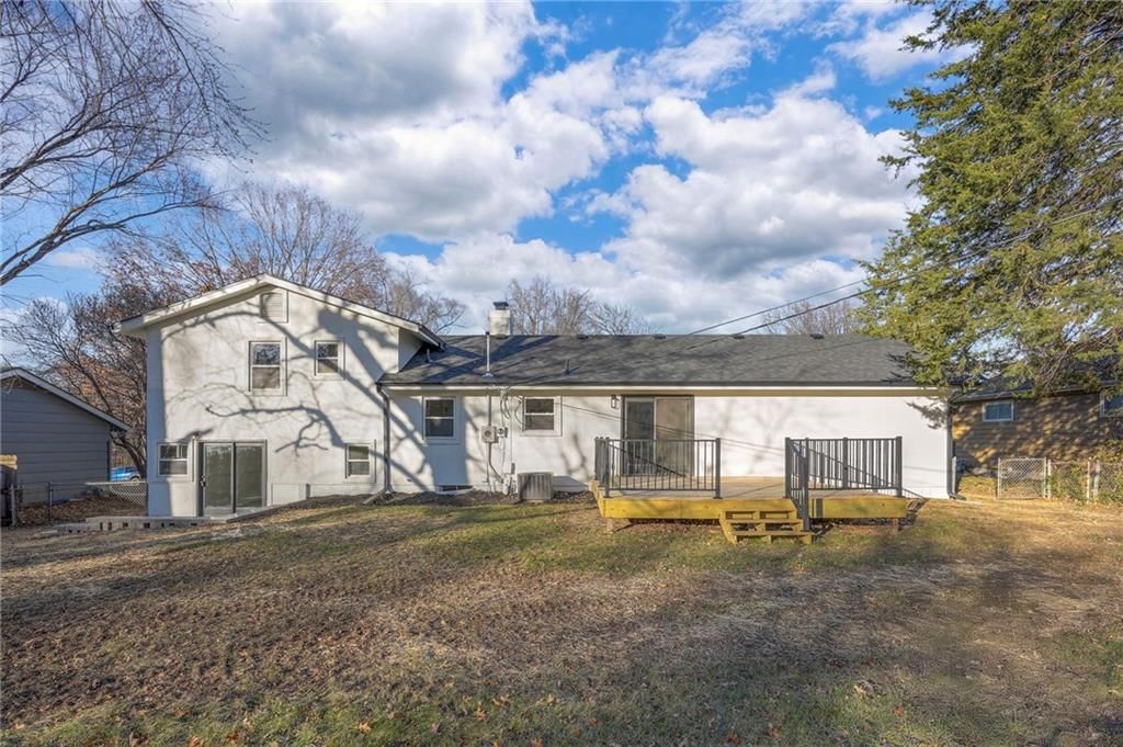 201 W Country Lane — photo 15