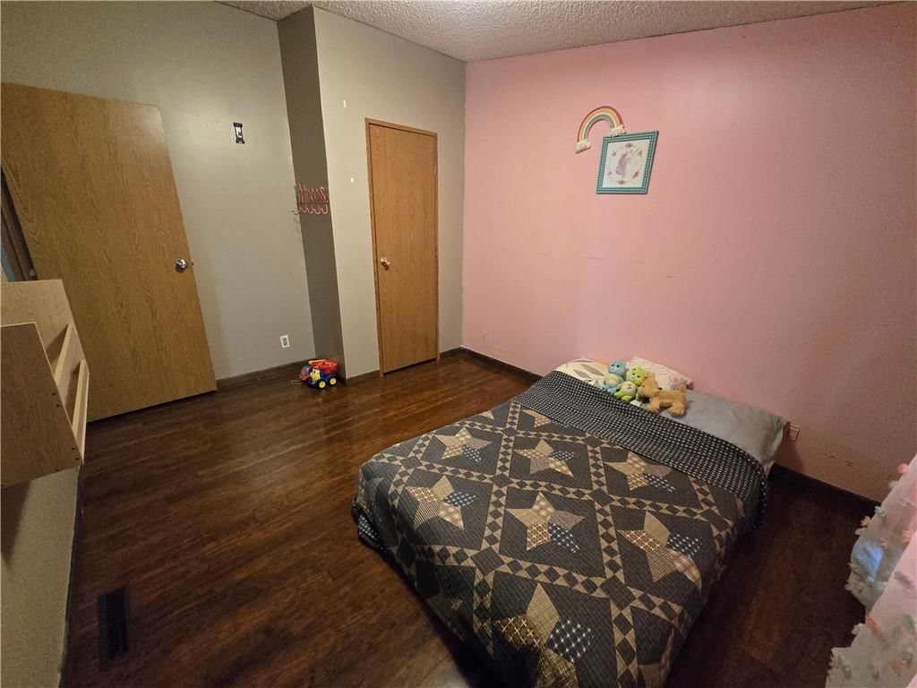 423 Elm Street — photo 26