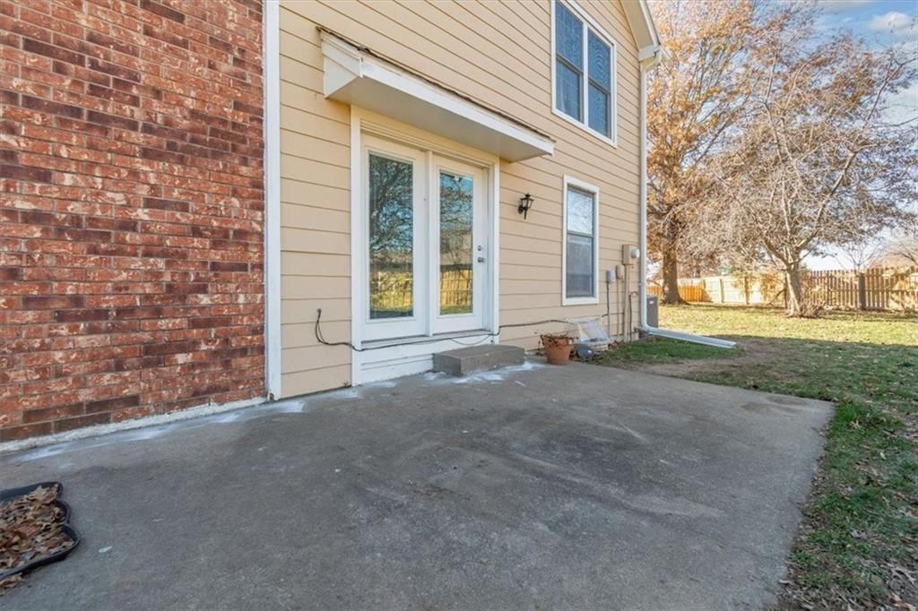 802 NE Fairway Homes Court — photo 27