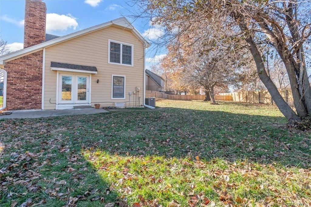 802 NE Fairway Homes Court — photo 29