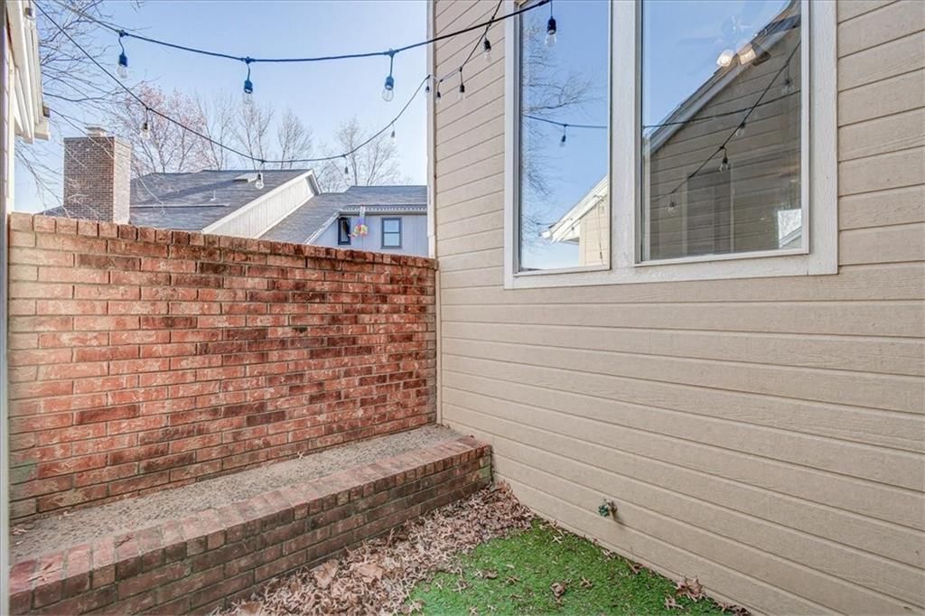 802 NE Fairway Homes Court — photo 10
