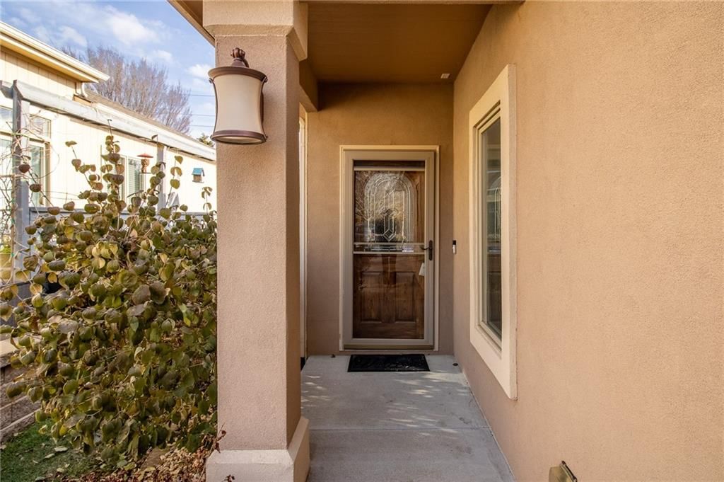 876 Coving Drive — photo 3