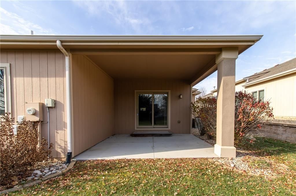 876 Coving Drive — photo 4
