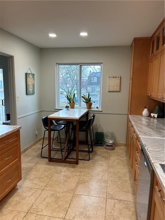 8515 Greenbrier Drive — photo 6