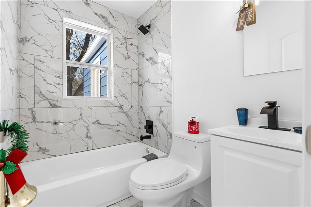 8026 Hemlock Street — photo 12