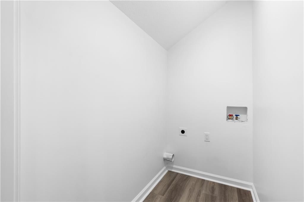 8026 Hemlock Street — photo 13