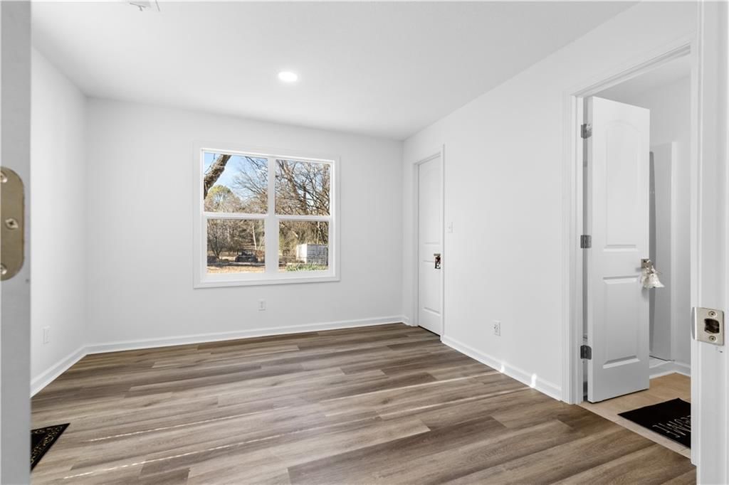 8026 Hemlock Street — photo 7