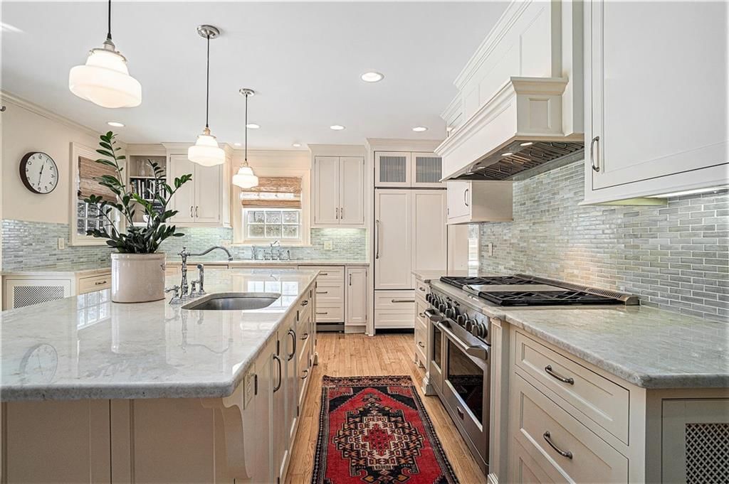 2115 W 61st Terrace — photo 21