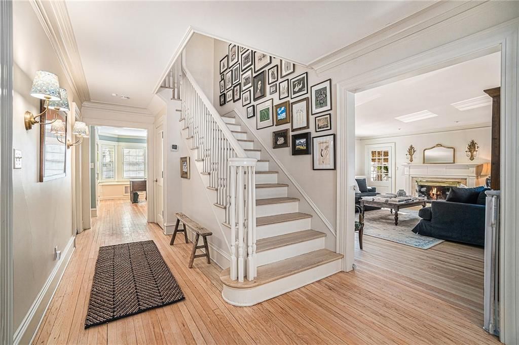 2115 W 61st Terrace — photo 8